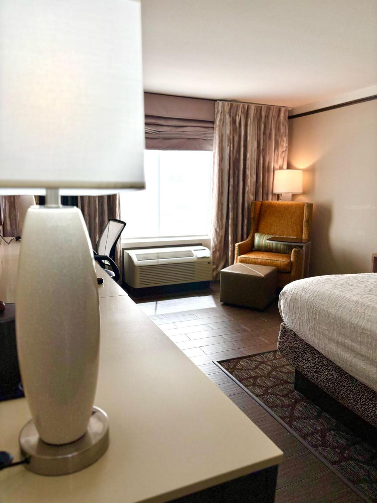 Kozy Hotel Houston North Westfield Екстериор снимка